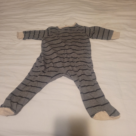 3 pieces of footed pajamas - Picture 6 of 9